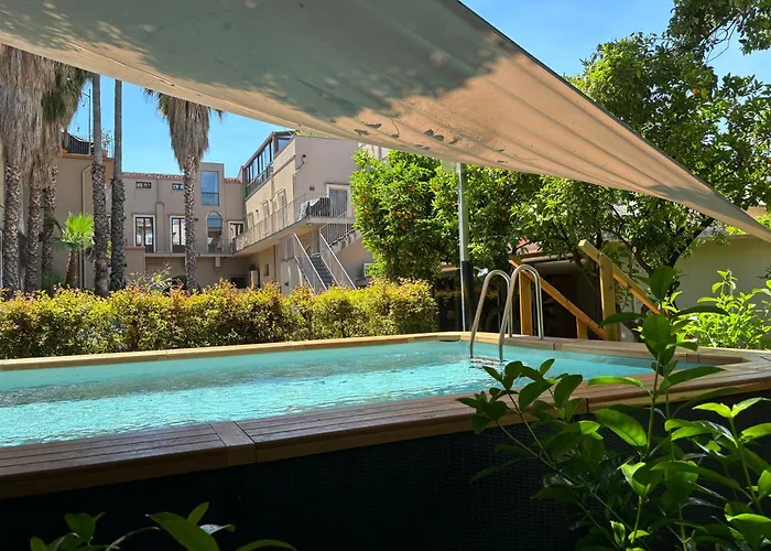 Luxury Historic Residence With Heated Pool Near Catania, Taormina, The Sea And Mount Etna