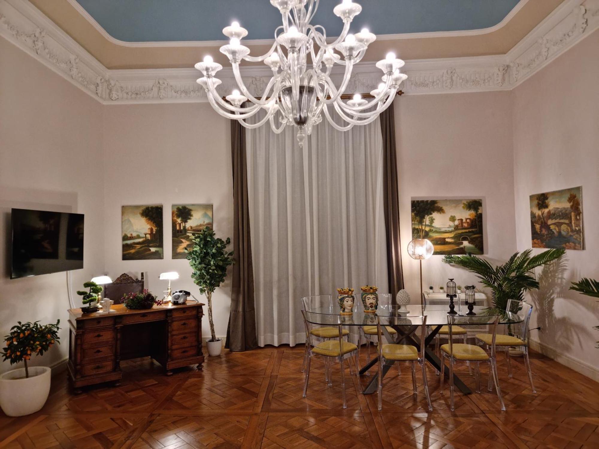 Luxury Historic With Heated Pool Near Catania, Taormina, The Sea And Mount Etna